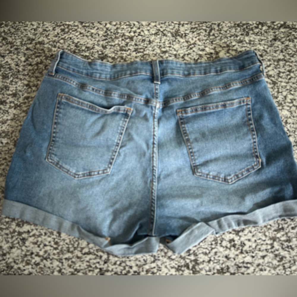 No Boundaries Denim Blue Rolled Hem Women's Shorts - Picture 2 of 3